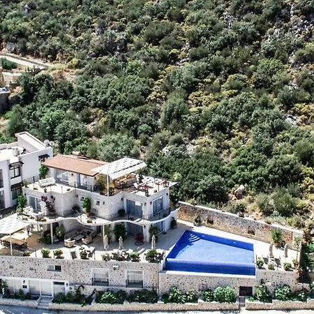 Carillon Villa